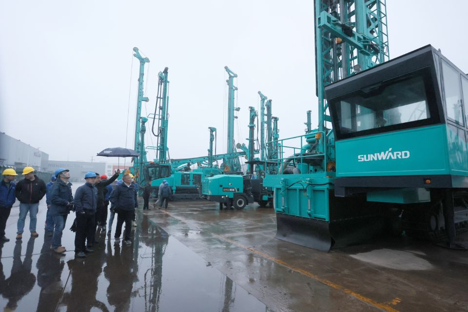 兩種鉆進模式+更大扭矩！山河智能自主研制的全液壓牙輪鉆機下線