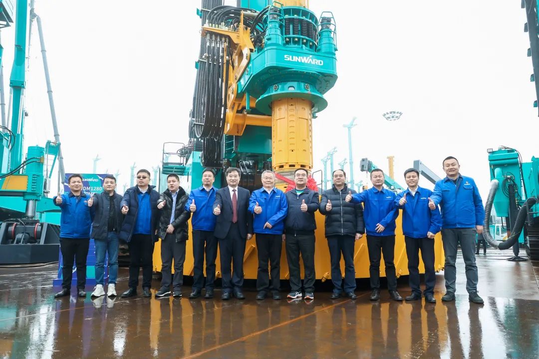 多款產(chǎn)品問(wèn)鼎世界之最！山河智能地下工程裝備全球發(fā)布會(huì)成功舉行