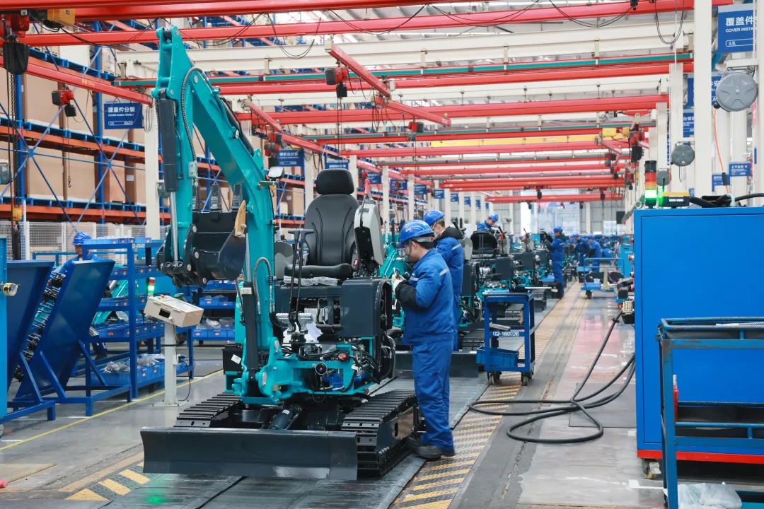 向著沖刺目標(biāo)全力以赴！山河智能正式開工