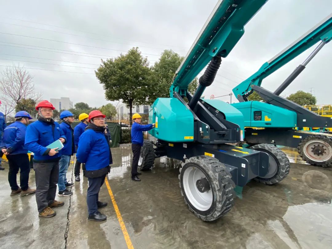 勇闖藍海！山河智能兩款臂式高空作業(yè)平臺正式“出道”