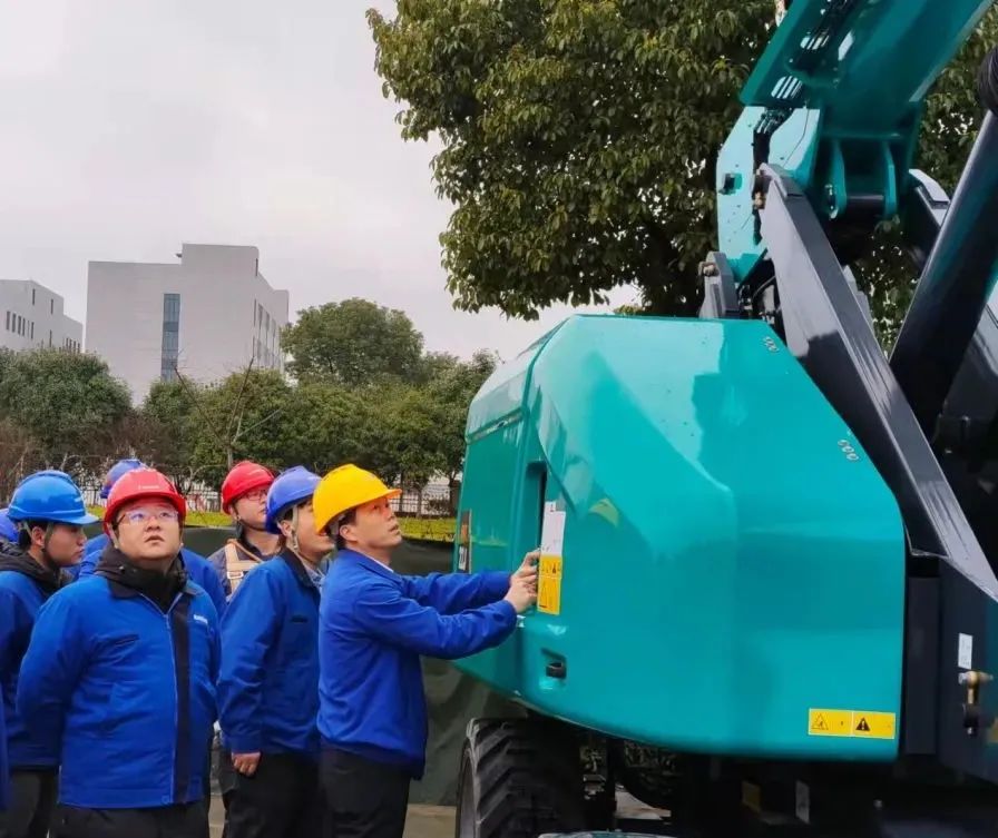 “拳”力出擊！山河智能首套自主研發(fā)臂車控制系統(tǒng)重磅來襲