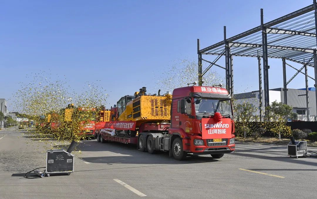 又一款差異化定制產(chǎn)品獲認可！山河智能SWDH89J內(nèi)燃式露天鉆批量發(fā)貨