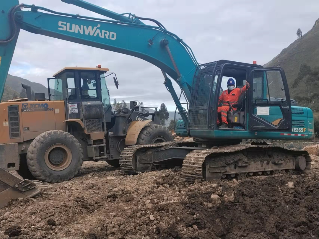 挑戰(zhàn)世界第二高山脈！山河智能裝備助力秘魯安第斯國家公路項目建設(shè)