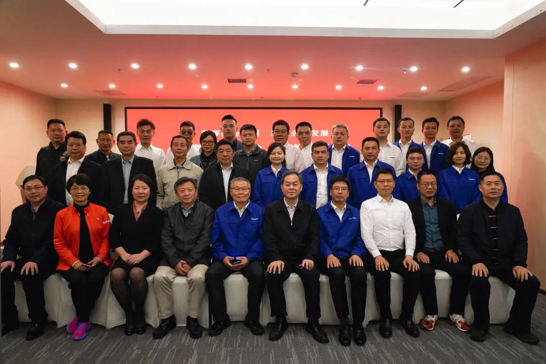 抱團(tuán)出海，攜手共贏！何清華帶隊(duì)赴湖南異地商會聯(lián)合會拜訪交流