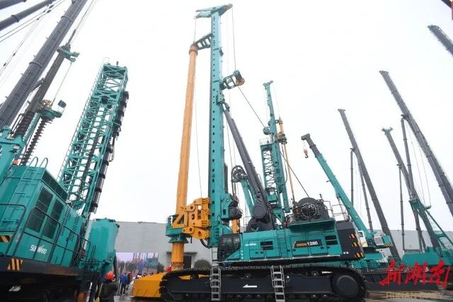 湖南日報 | 堅持創(chuàng)新驅(qū)動，山河智能助力打造國家重要先進制造業(yè)高地