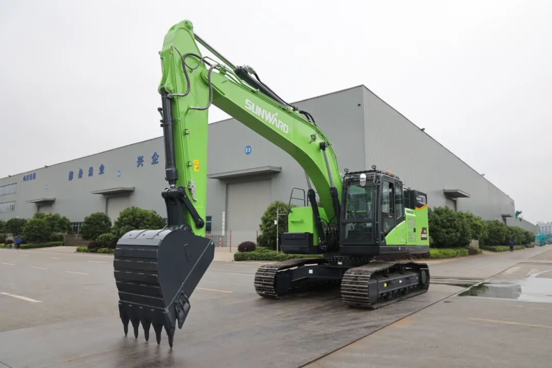 征戰(zhàn)川藏鐵路！山河智能新一代電動挖掘機成功交付