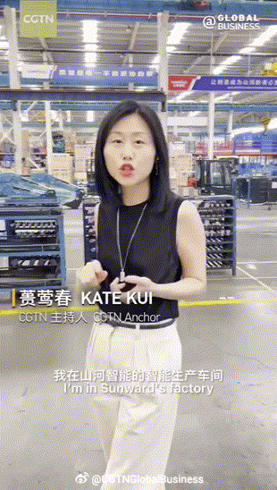 CGTN探廠！專(zhuān)訪山河智能董事長(zhǎng)、首席專(zhuān)家何清華花絮來(lái)了