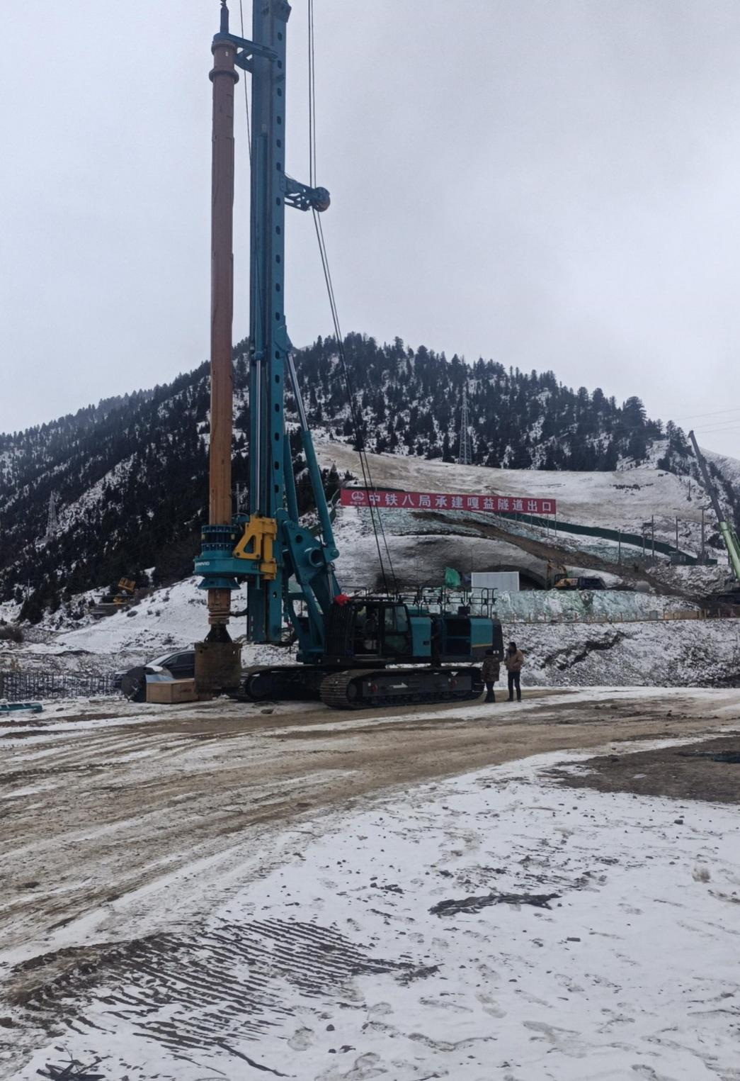 決戰(zhàn)“世界之巔”！山河智能旋挖鉆機(jī)實(shí)力助建川藏鐵路
