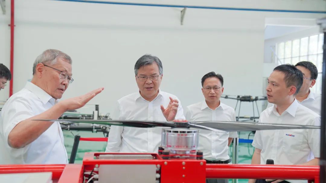 湖南省委常委、常務(wù)副省長李殿勛一行考察調(diào)研山河科技