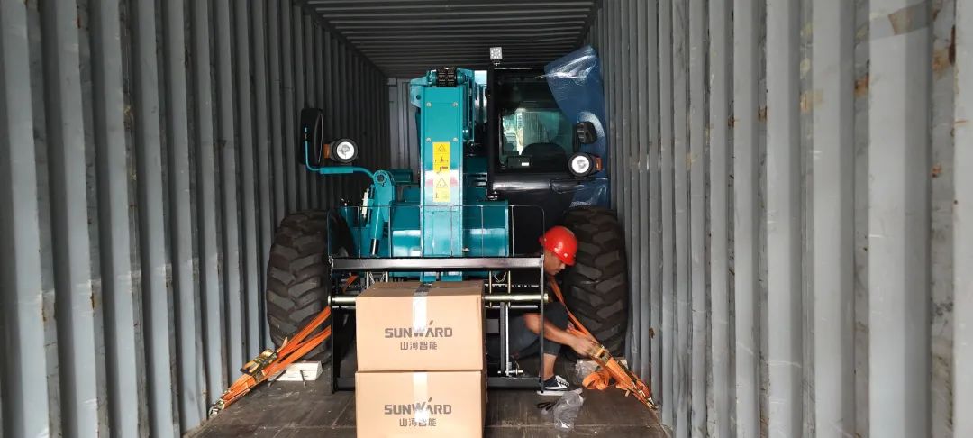 單筆采購金額千萬元！山河智能伸縮臂叉裝車批量出口