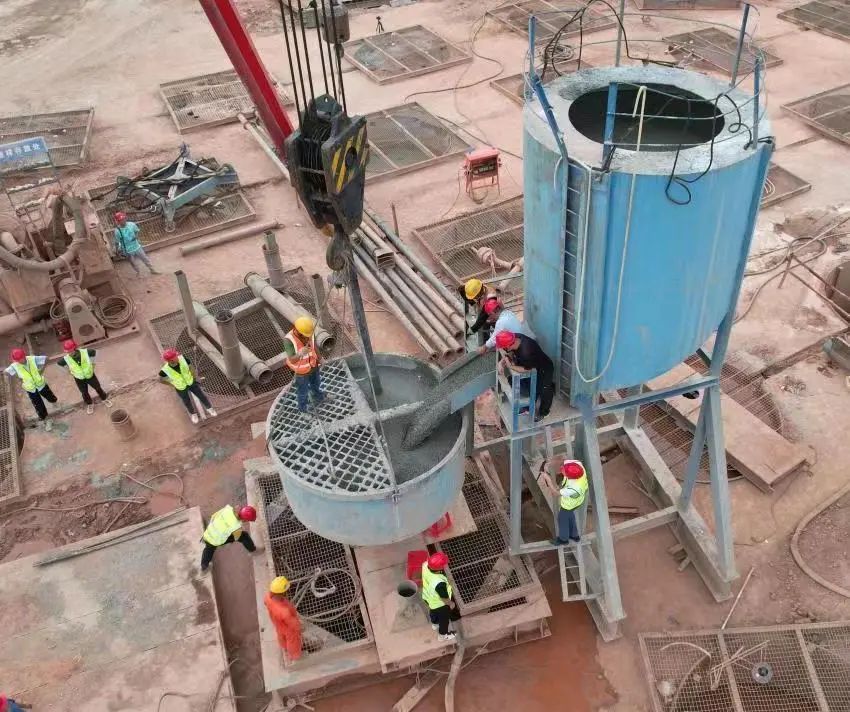 超級(jí)“樁”備實(shí)力亮劍！山河智能攜手武漢樂成建設(shè)攻克燕磯長(zhǎng)江大橋復(fù)雜地層施工難題