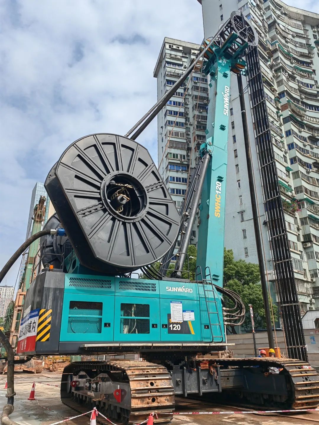 首戰(zhàn)創(chuàng)佳績(jī)！山河智能雙輪銑槽機(jī)助建長(zhǎng)沙地鐵7號(hào)線