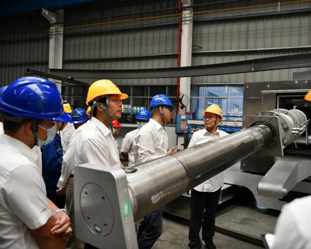 “王炸”！山河特裝全自動搗爐車成功下線