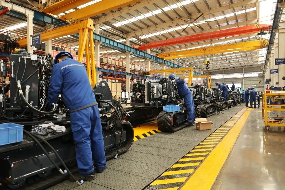 莫道君行早，更有早行人！山河智能癸卯兔年開工大吉