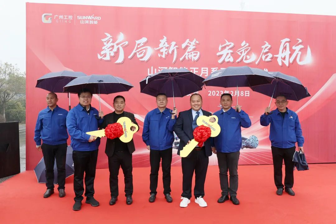 新局新篇，宏兔啟航！山河智能超200臺套設(shè)備集中發(fā)貨