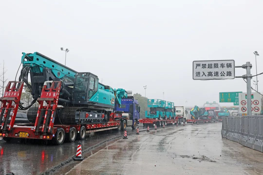 新局新篇，宏兔啟航！山河智能超200臺套設(shè)備集中發(fā)貨