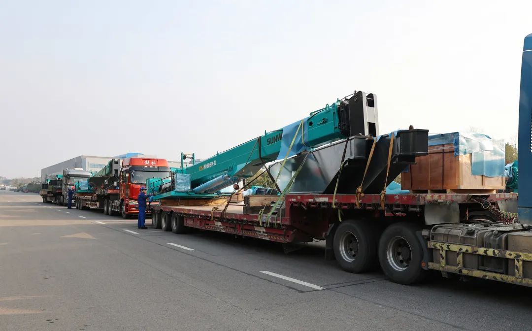 喜迎龍?zhí)ь^！山河智能大噸位PDP工法引孔式靜力壓樁機(jī)出征哥倫比亞