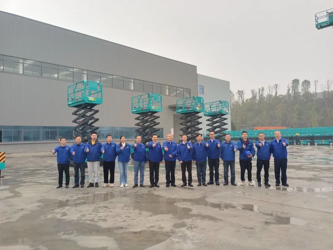 出廠即“出道”！山河智能首款履帶剪叉式高空作業(yè)平臺(tái)批量上市