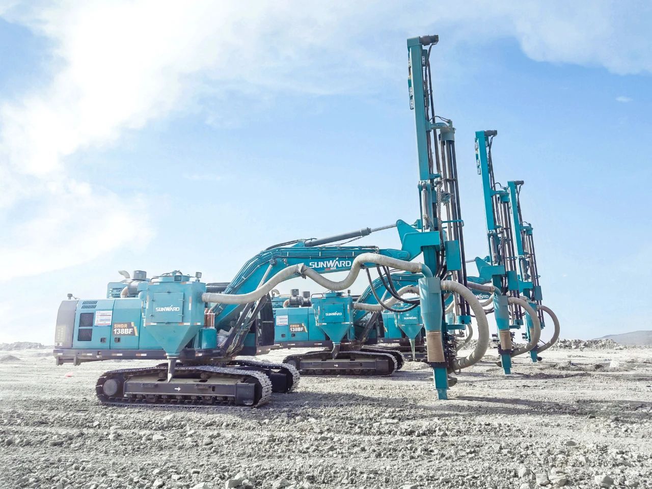 “綠色智能礦山建設(shè)專家”！山河智能全新一代切削潛孔一體式鉆機(jī)重拳出擊