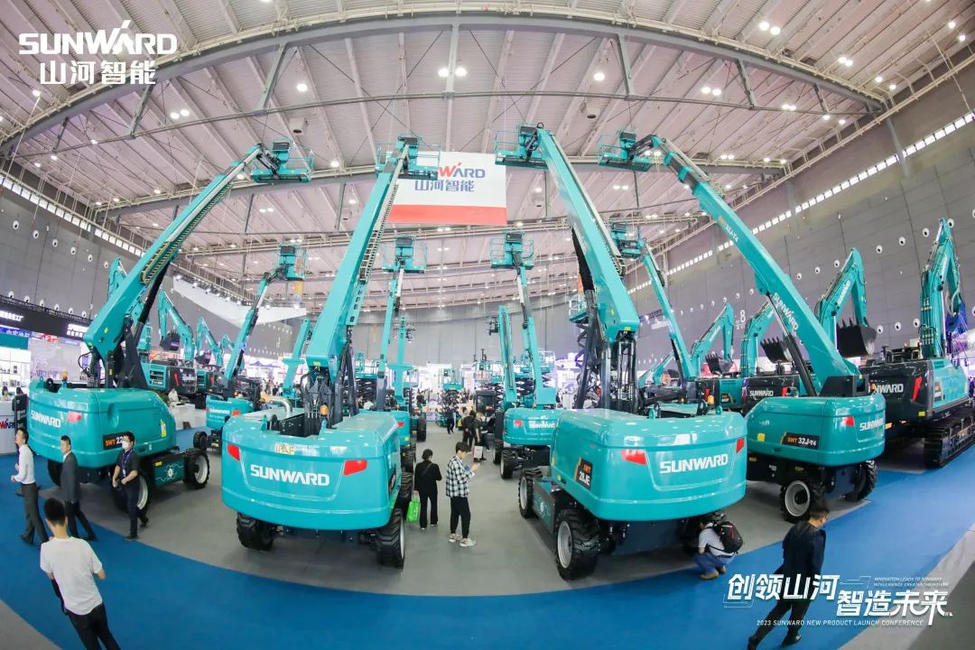 聚焦電動(dòng)化、智能化！山河智能全系列高空機(jī)械產(chǎn)品亮相長(zhǎng)沙展