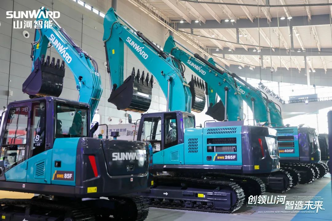 精品出擊、互動(dòng)不斷！山河智能F系列挖掘機(jī)閃耀長沙展