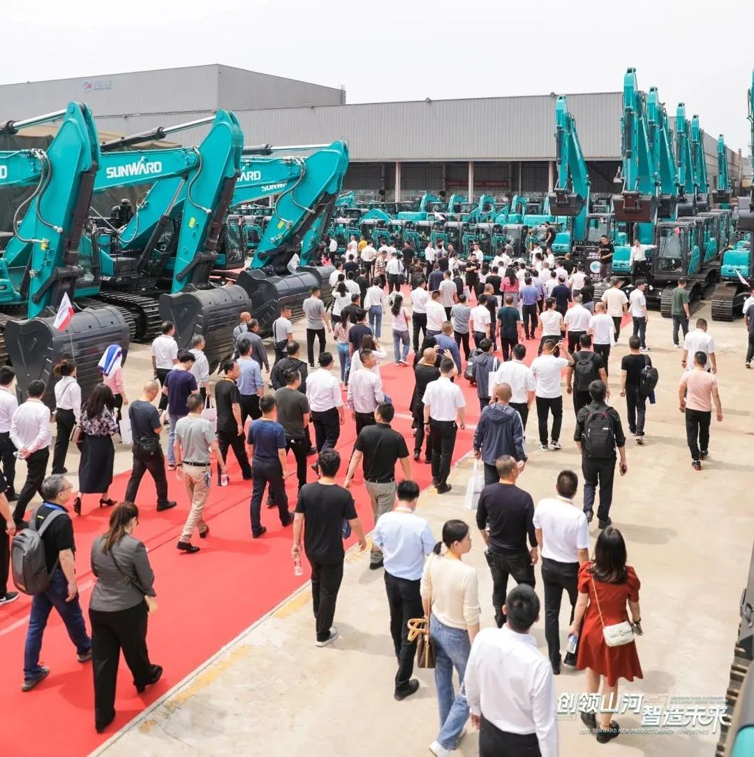 精品出擊、互動(dòng)不斷！山河智能F系列挖掘機(jī)閃耀長沙展