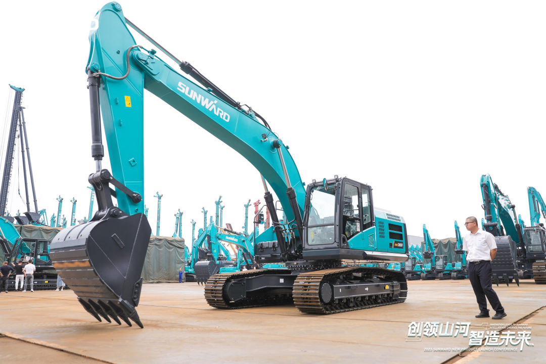 精品出擊、互動(dòng)不斷！山河智能F系列挖掘機(jī)閃耀長沙展
