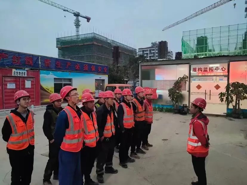 最新進(jìn)展！中鐵山河深圳地鐵3號(hào)線低-白盾構(gòu)區(qū)間左線順利貫通