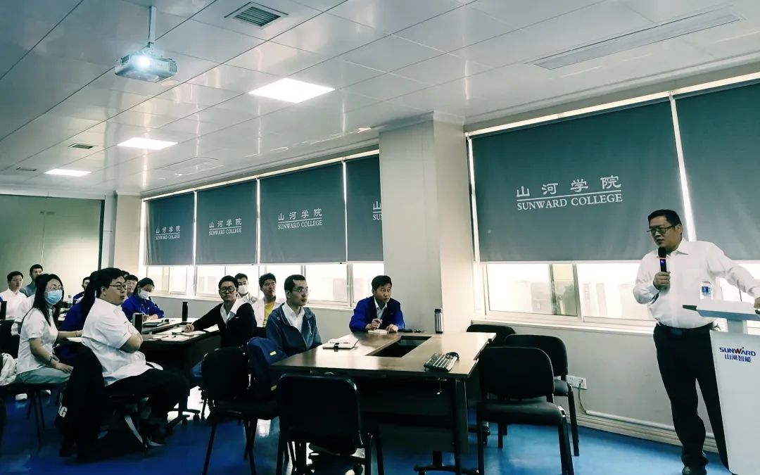 勞動光榮，創(chuàng)造偉大！記錄那些平凡且偉大的勞動瞬間