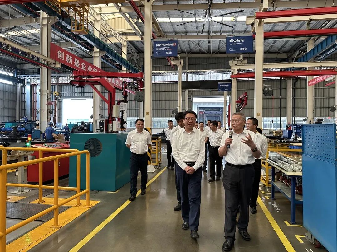 中國(guó)聯(lián)通集團(tuán)副總經(jīng)理梁寶俊到訪(fǎng)山河智能