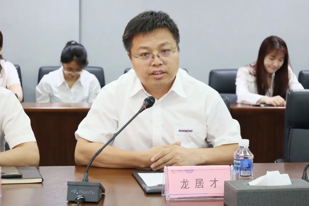 攜手開啟綠色轉(zhuǎn)型之路！山河智能&南京蓋百氏增程式電動(dòng)旋挖鉆機(jī)簽約儀式成功舉辦