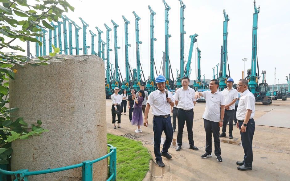 王國(guó)和調(diào)研山河智能