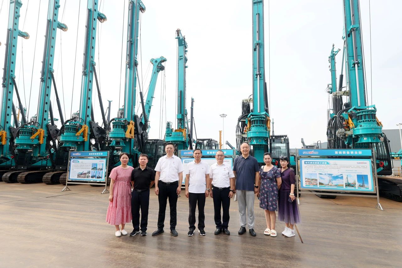 王國(guó)和調(diào)研山河智能