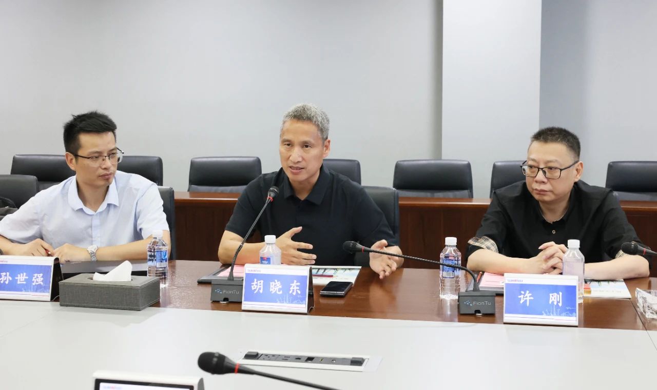 永青科技集團董事長胡曉東帶隊到訪山河智能