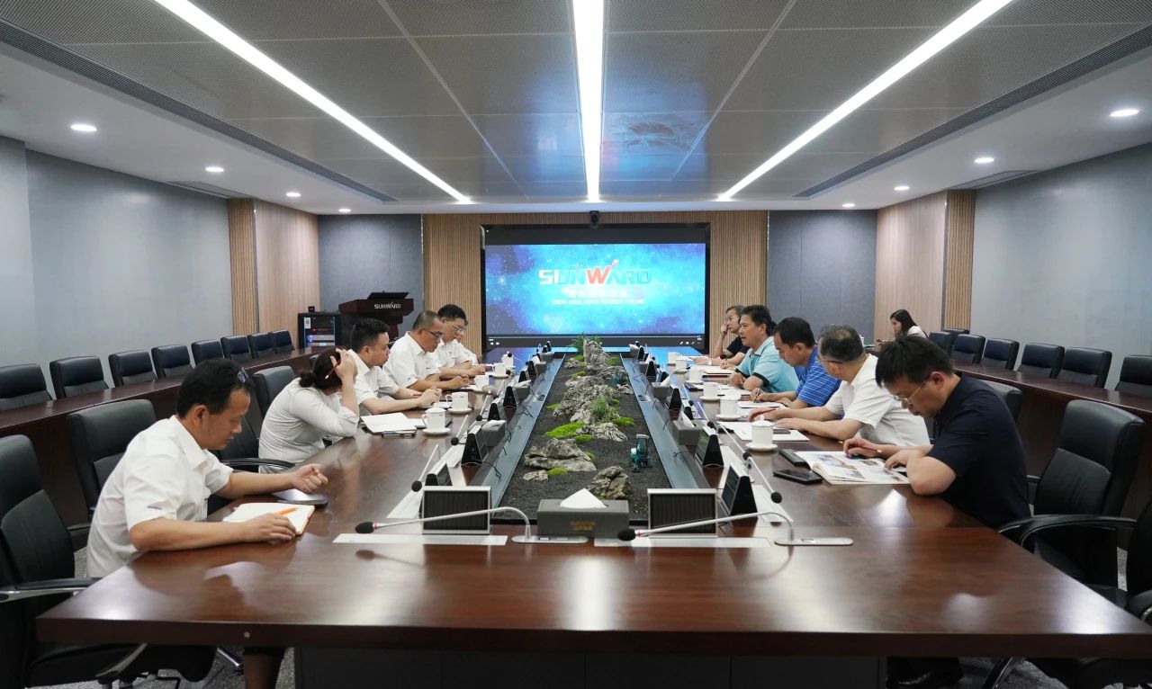 中國(guó)貿(mào)促會(huì)調(diào)研山河智能