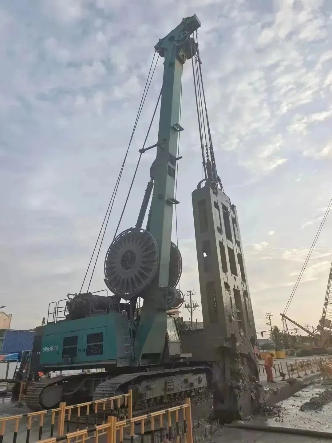 助力國內(nèi)國際重大工程！山河智能液壓抓斗實(shí)力“出圈”