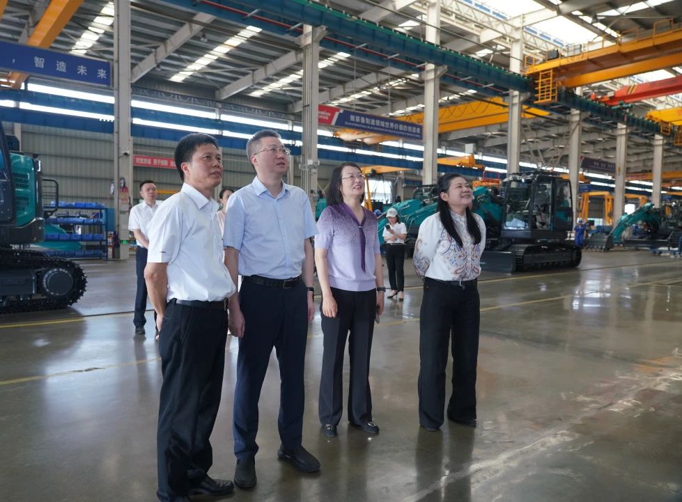 長沙市人民政府副市長、市工商聯主席康鎮(zhèn)麟調研山河智能