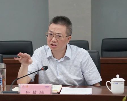 長沙市人民政府副市長、市工商聯主席康鎮(zhèn)麟調研山河智能