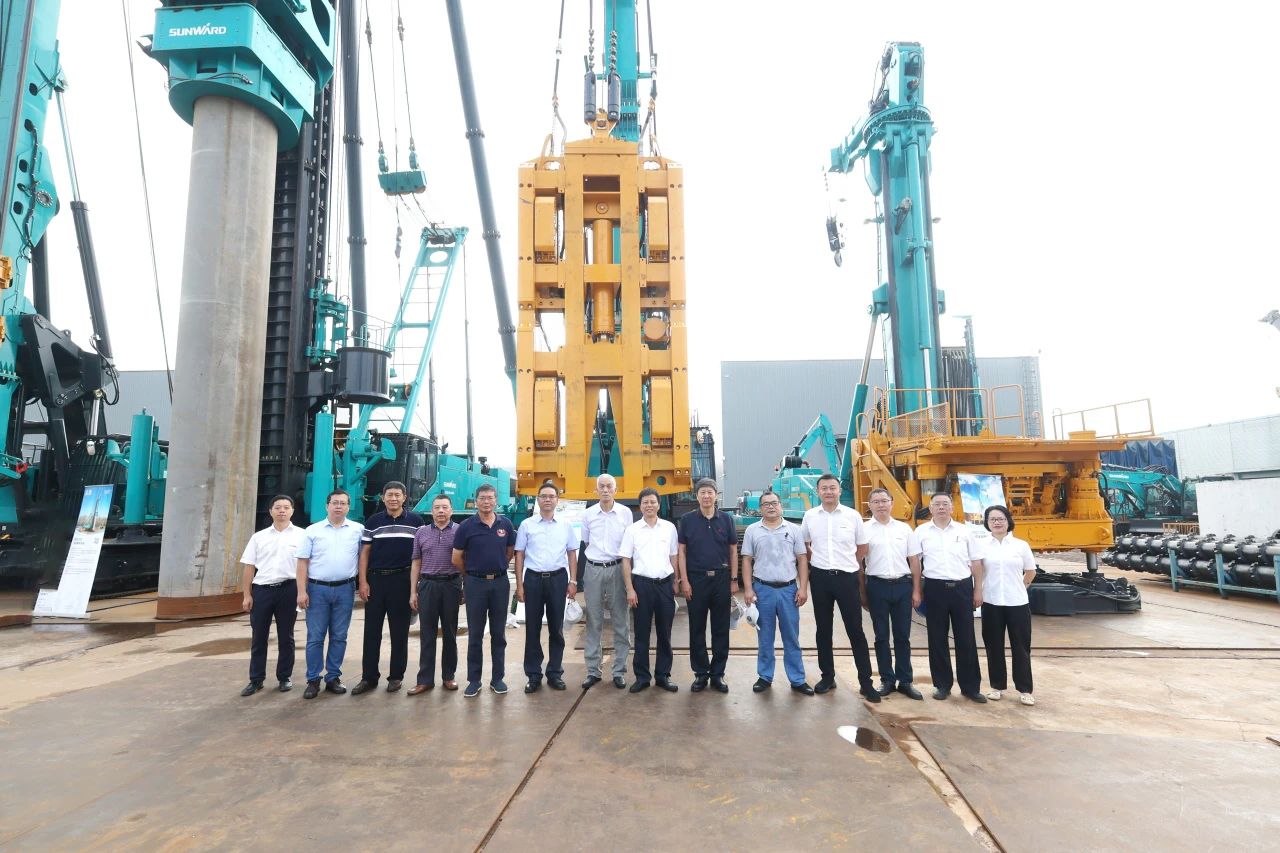 國際領(lǐng)先！山河智能6項(xiàng)科技成果通過鑒定