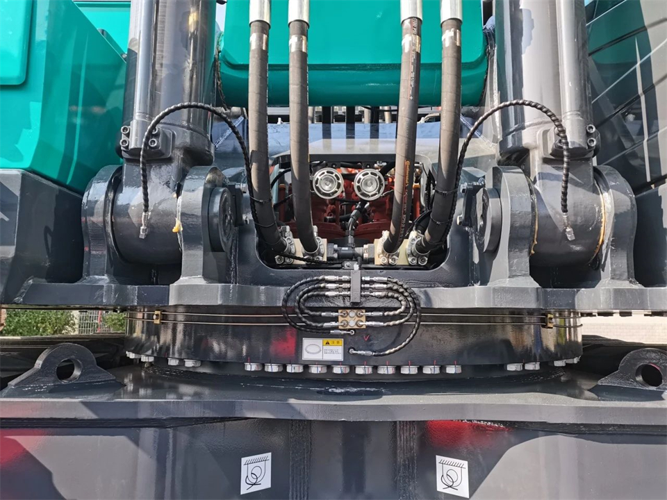 定制開(kāi)發(fā)、功能更強(qiáng)！山河智能SWE750ELR加長(zhǎng)臂液壓挖掘機(jī)下線交付