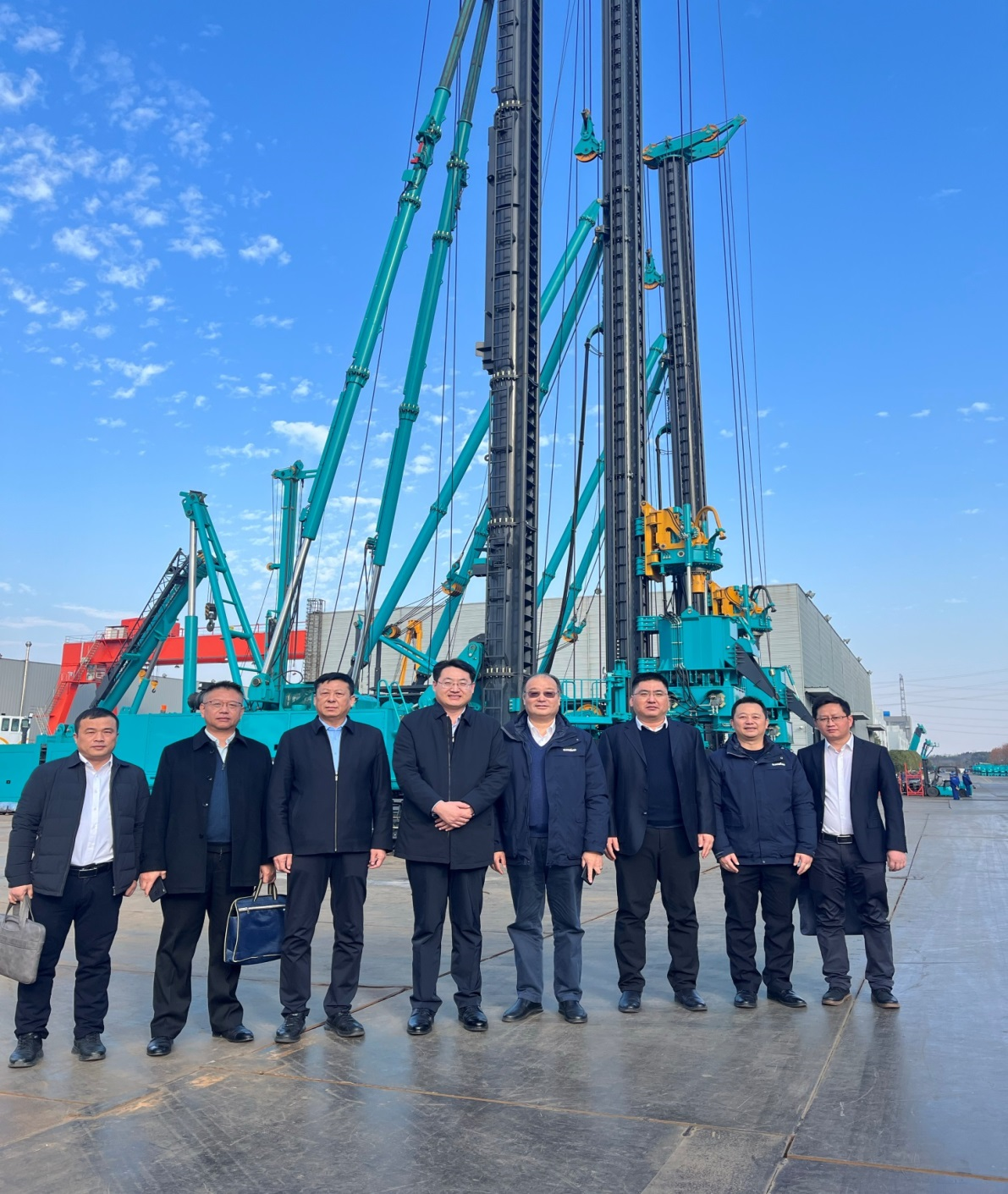 強(qiáng)強(qiáng)聯(lián)合，共謀發(fā)展！山河智能與中鐵六局路橋公司簽訂戰(zhàn)略合作協(xié)議