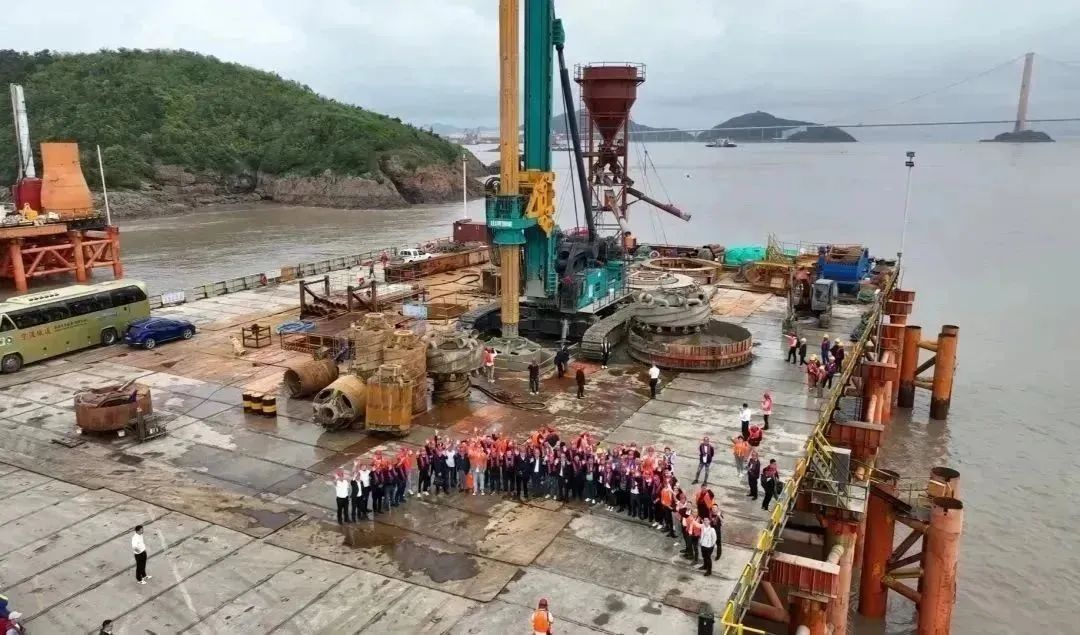 全面告捷！山河智能超級旋挖鉆機圓滿完成甬舟鐵路西堠門公鐵兩用大橋樁基施工任務(wù)