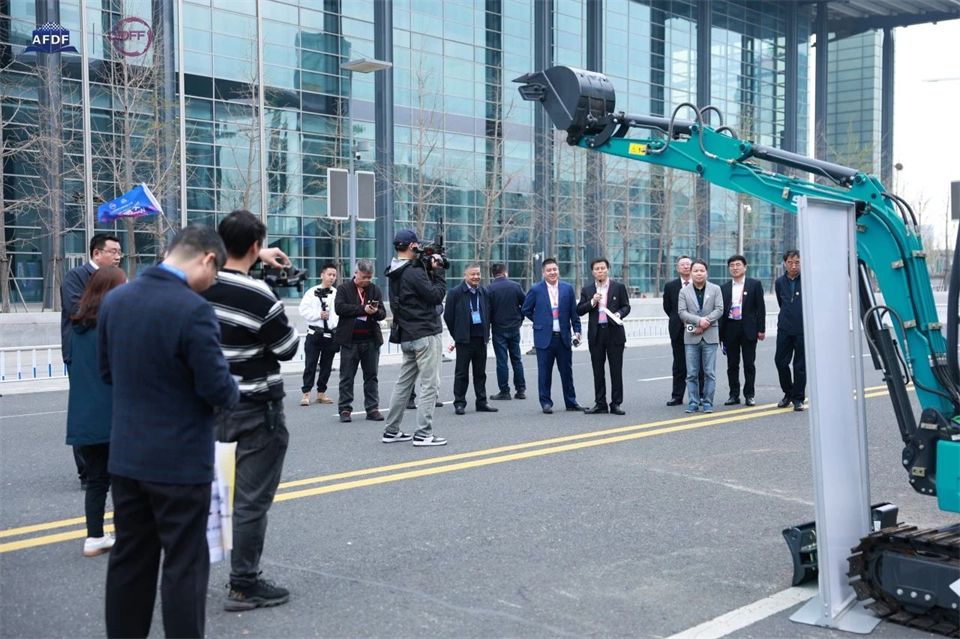 堅持創(chuàng)新，賦能產(chǎn)業(yè)！山河智能出席第十三屆深基礎工程發(fā)展論壇