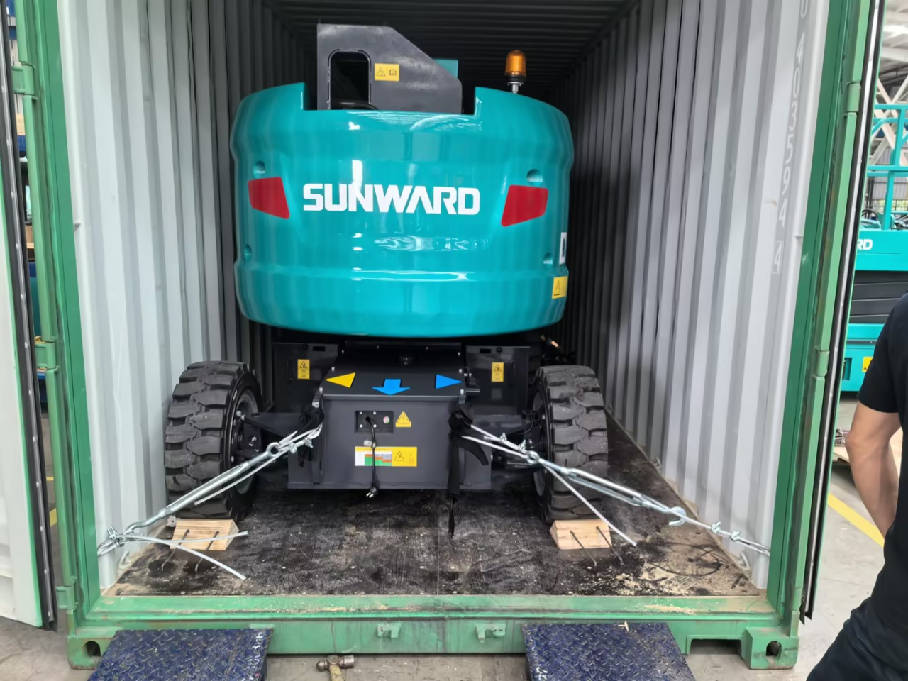 高空機械單日發(fā)貨創(chuàng)新高！單月海外發(fā)貨破記錄！