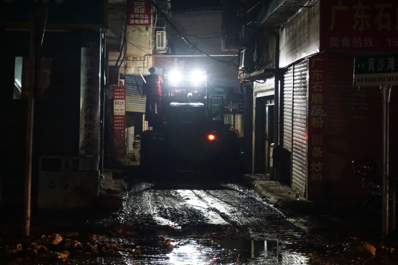 馳援湖南平江抗洪搶險(xiǎn)，共克時(shí)艱顯擔(dān)當(dāng)