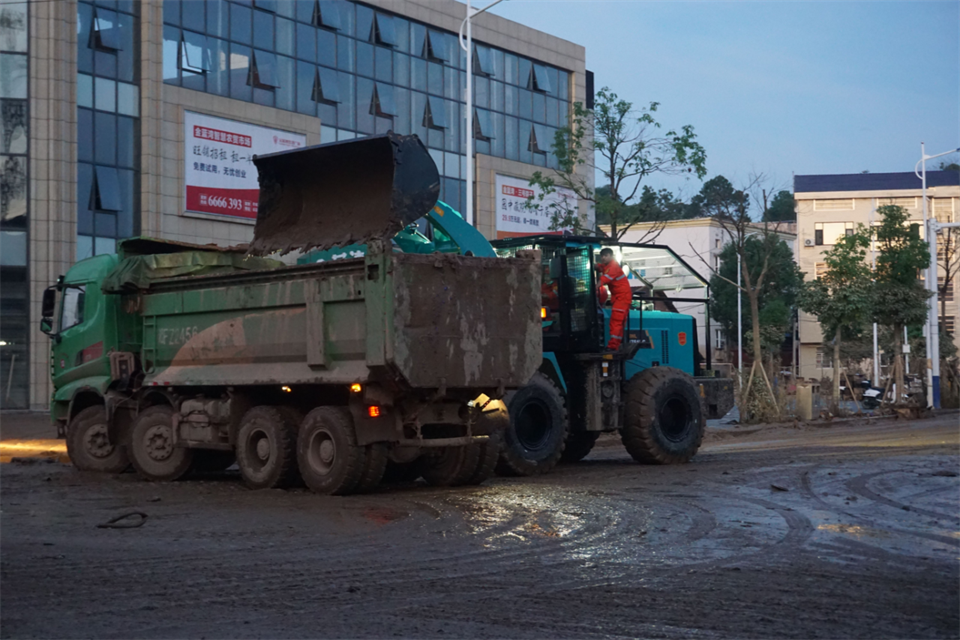 馳援湖南平江抗洪搶險(xiǎn)，共克時(shí)艱顯擔(dān)當(dāng)