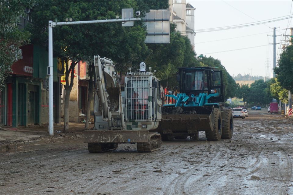 馳援湖南平江抗洪搶險(xiǎn)，共克時(shí)艱顯擔(dān)當(dāng)