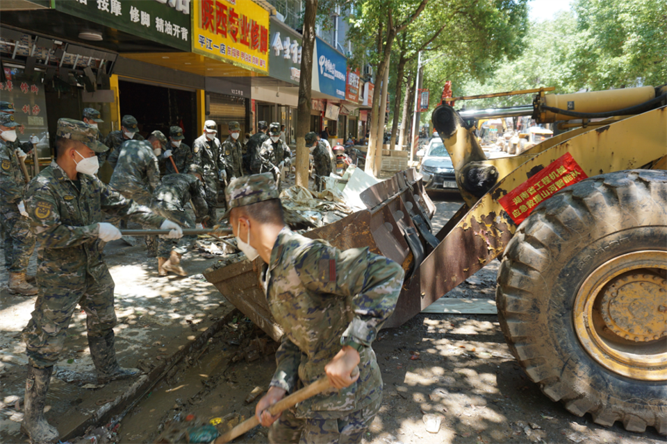 馳援湖南平江抗洪搶險(xiǎn)，共克時(shí)艱顯擔(dān)當(dāng)