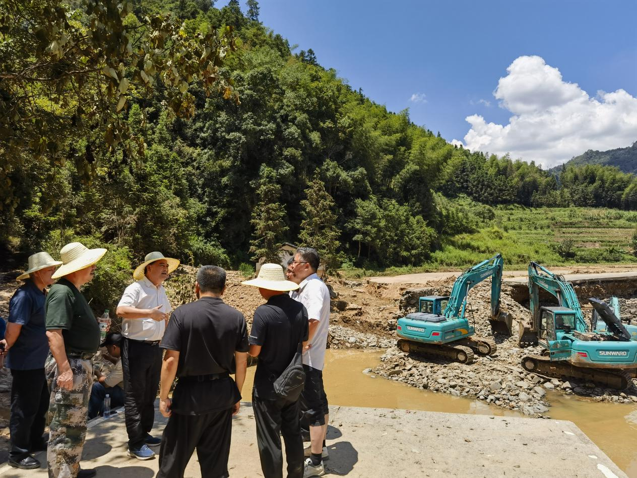 山河智能趕赴資興，共筑抗災搶險防線