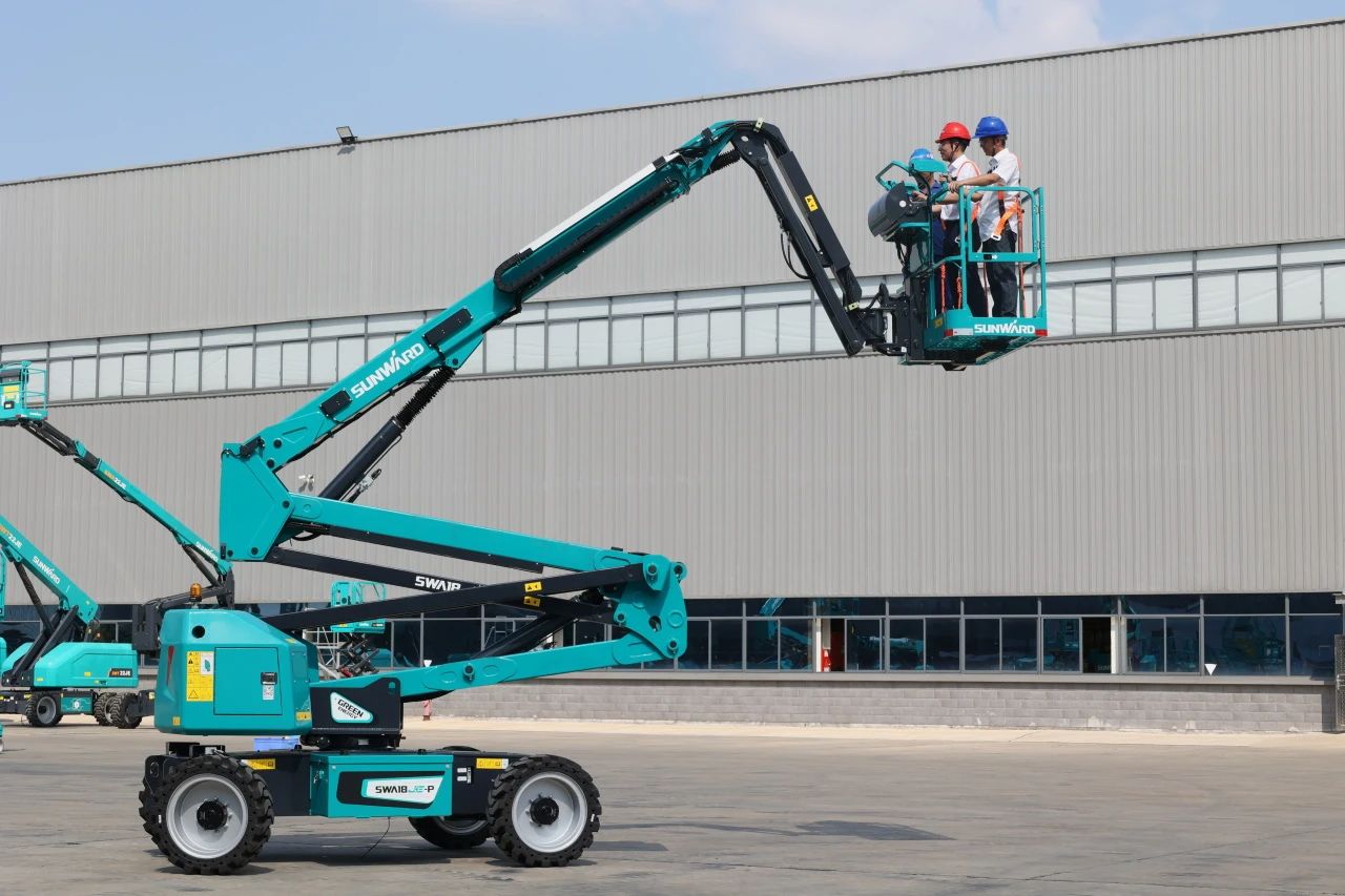 高可靠、高安全、高性能！山河智能新一代P系列電動(dòng)臂式高空作業(yè)平臺(tái)成功下線(xiàn)